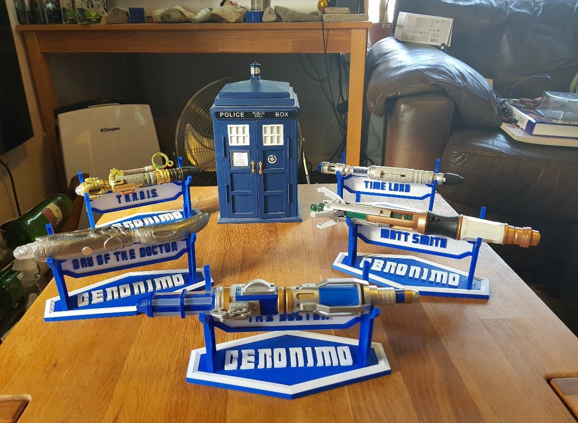 Sonic Screwdriver | Holder Display | 3D Printed | David Tennet | Matt Smith | Ncuti Gatwa | Jodie Whittaker | Peter Capaldi | Prop Display
