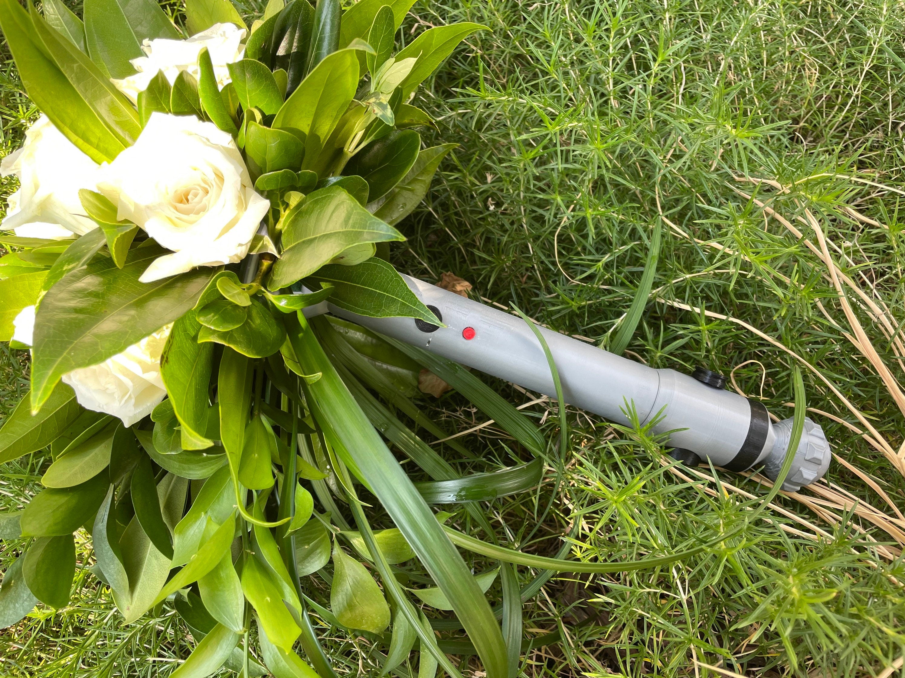 Lightsaber Bouquet Holder | Ahsoka Tano | No Paint Required | 3D Printed