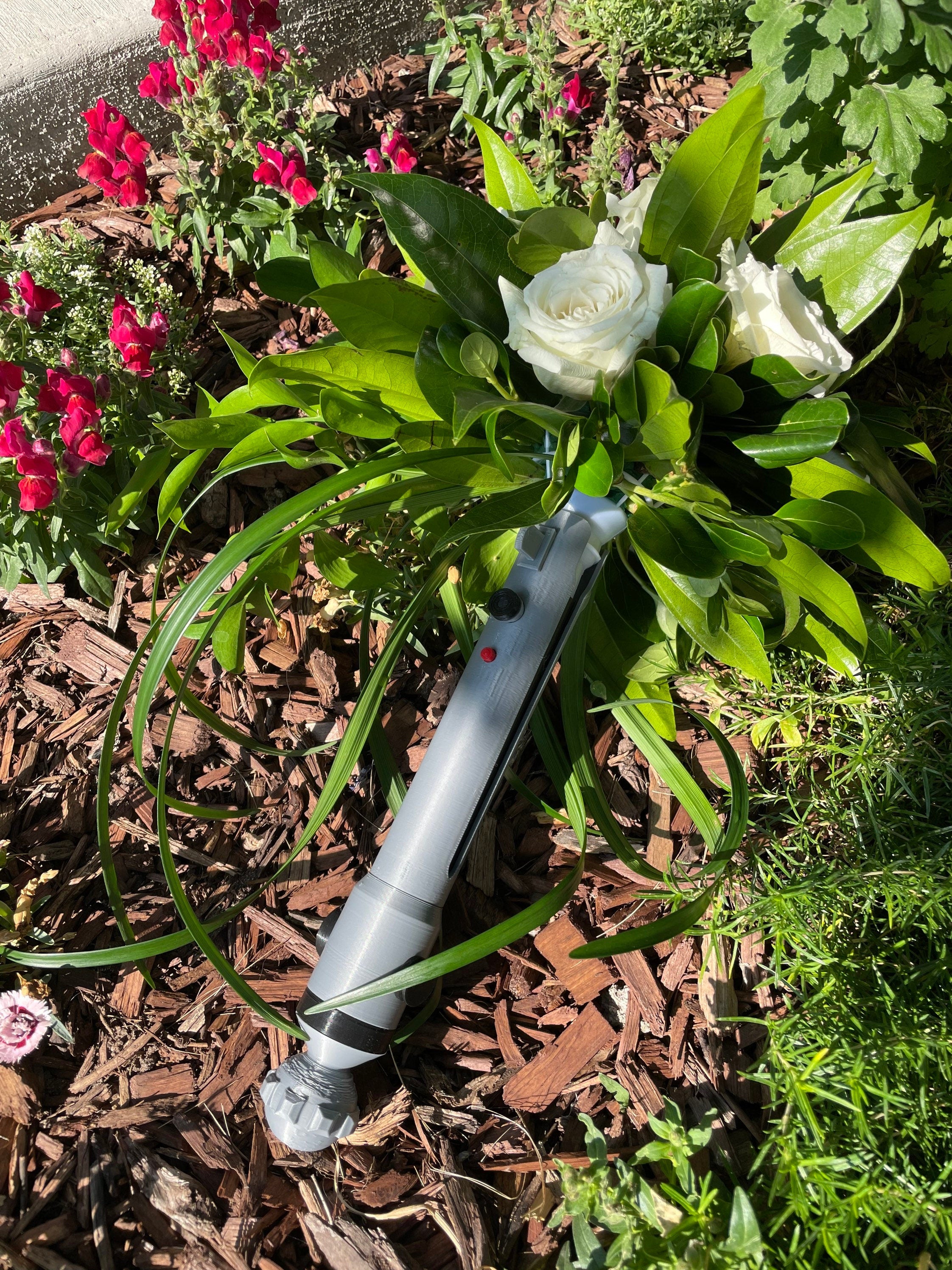 Lightsaber Bouquet Holder | Ahsoka Tano | No Paint Required | 3D Printed