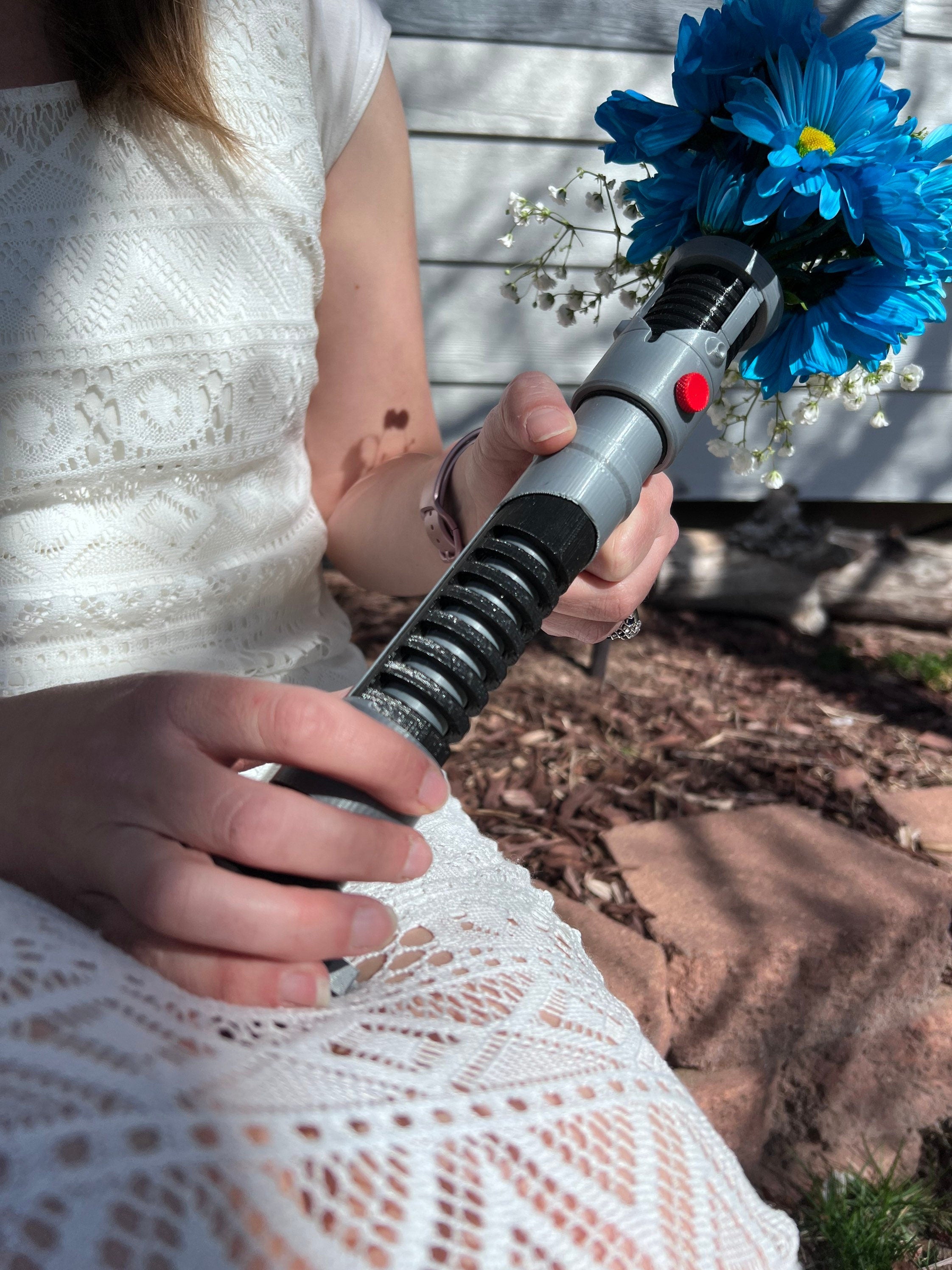 Lightsaber Bouquet Holder | Obi-Wan Kenobi | No Paint Required | 3D Printed
