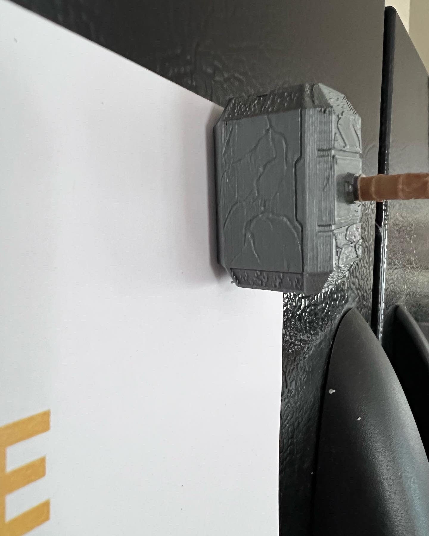 Mjolnir Magnet