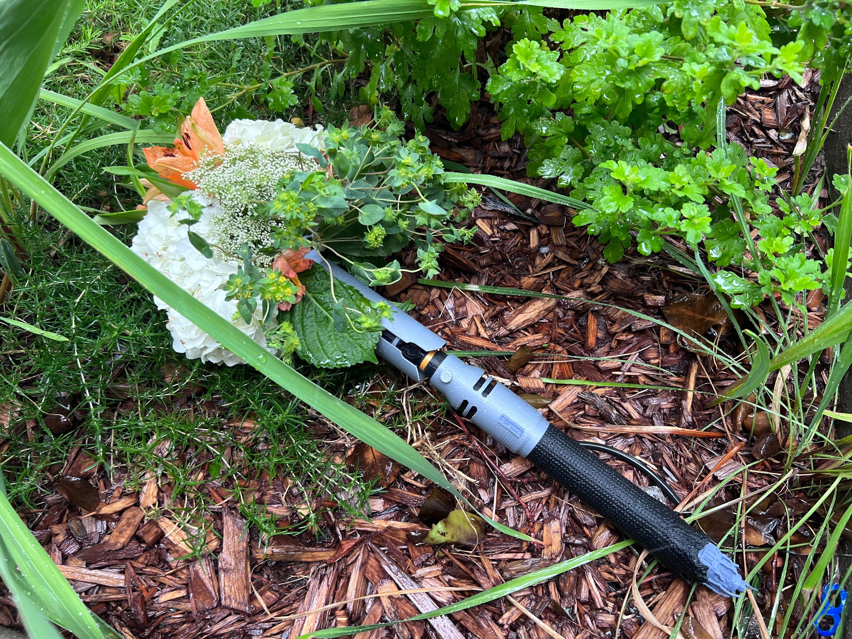 Lightsaber Bouquet Holder | Cal Kestis | No Paint Required | 3D Printed