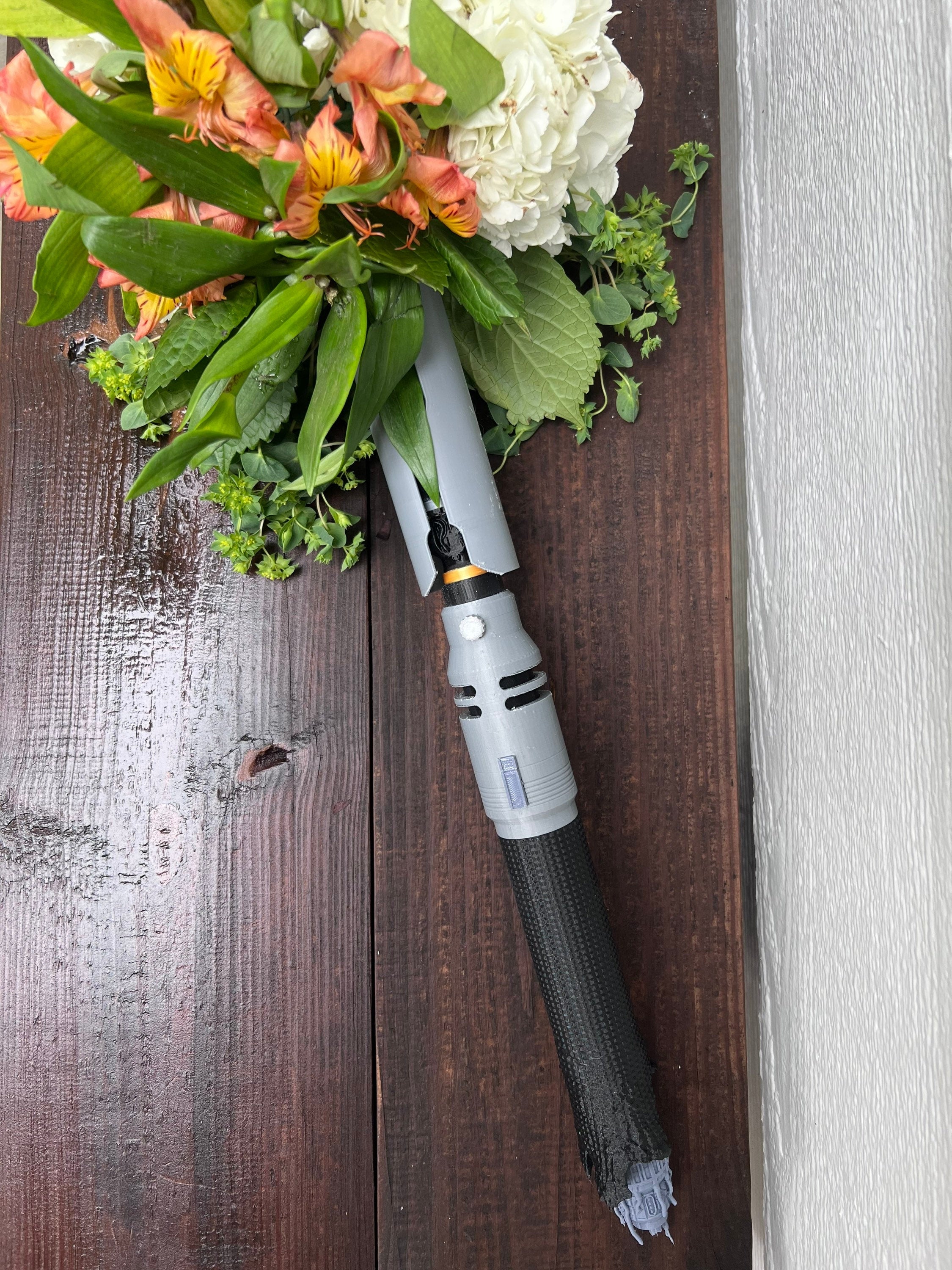 Lightsaber Bouquet Holder | Cal Kestis | No Paint Required | 3D Printed