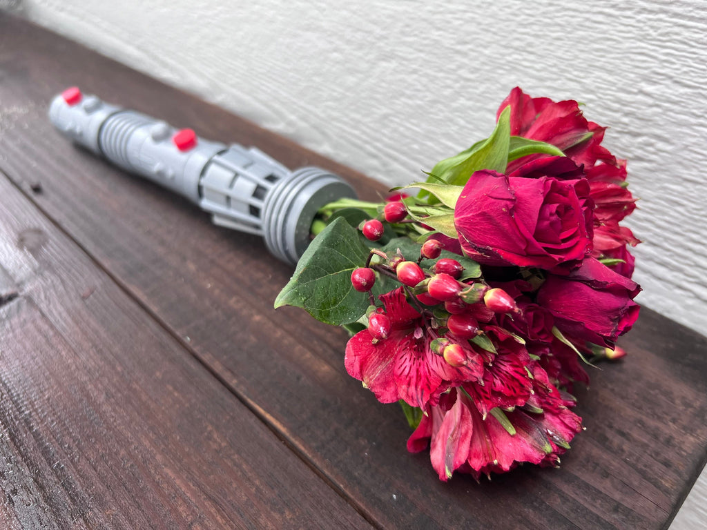 Lightsaber Bouquet Holder | Darth Maul | No Paint Required | 3D Printed