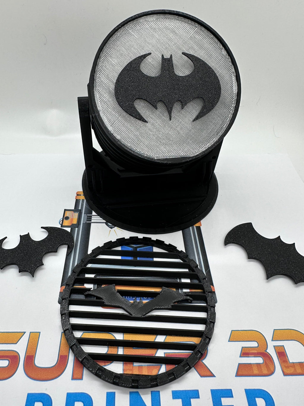 3D Printed Bat Signal: Customizable Desktop Decor