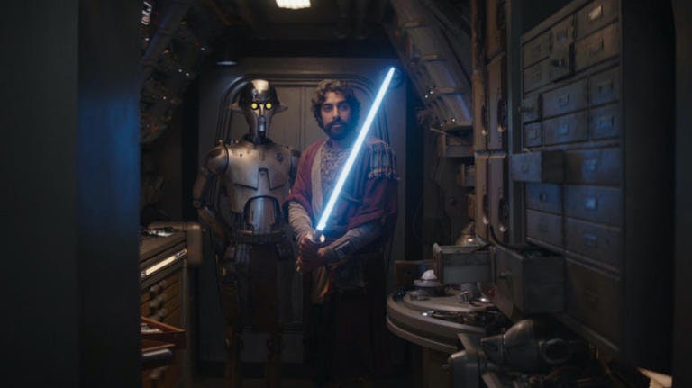 Ezra's Third Lightsaber | Working Light Up with Sound | Functional | No Paint Required | 3D Printed | Ahsoka | Lightsaber Display Mount