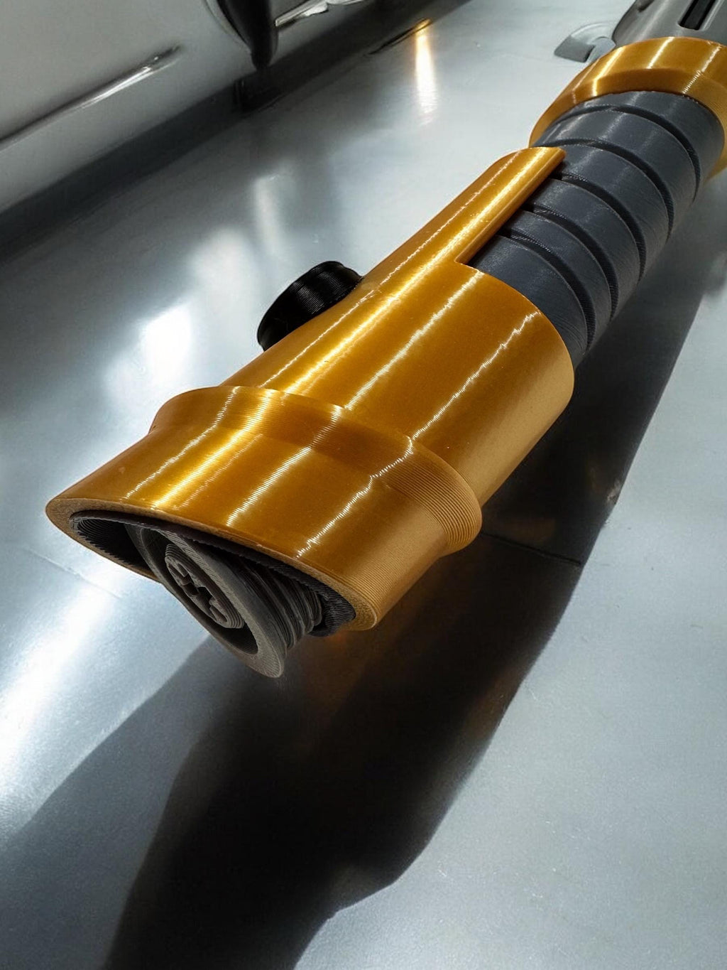 Kirak Infil'a's Lightsaber | No Paint Required | 3D Printed | Dark Forces | Clone Wars | Lightsaber Display Mount on Desk or Wall