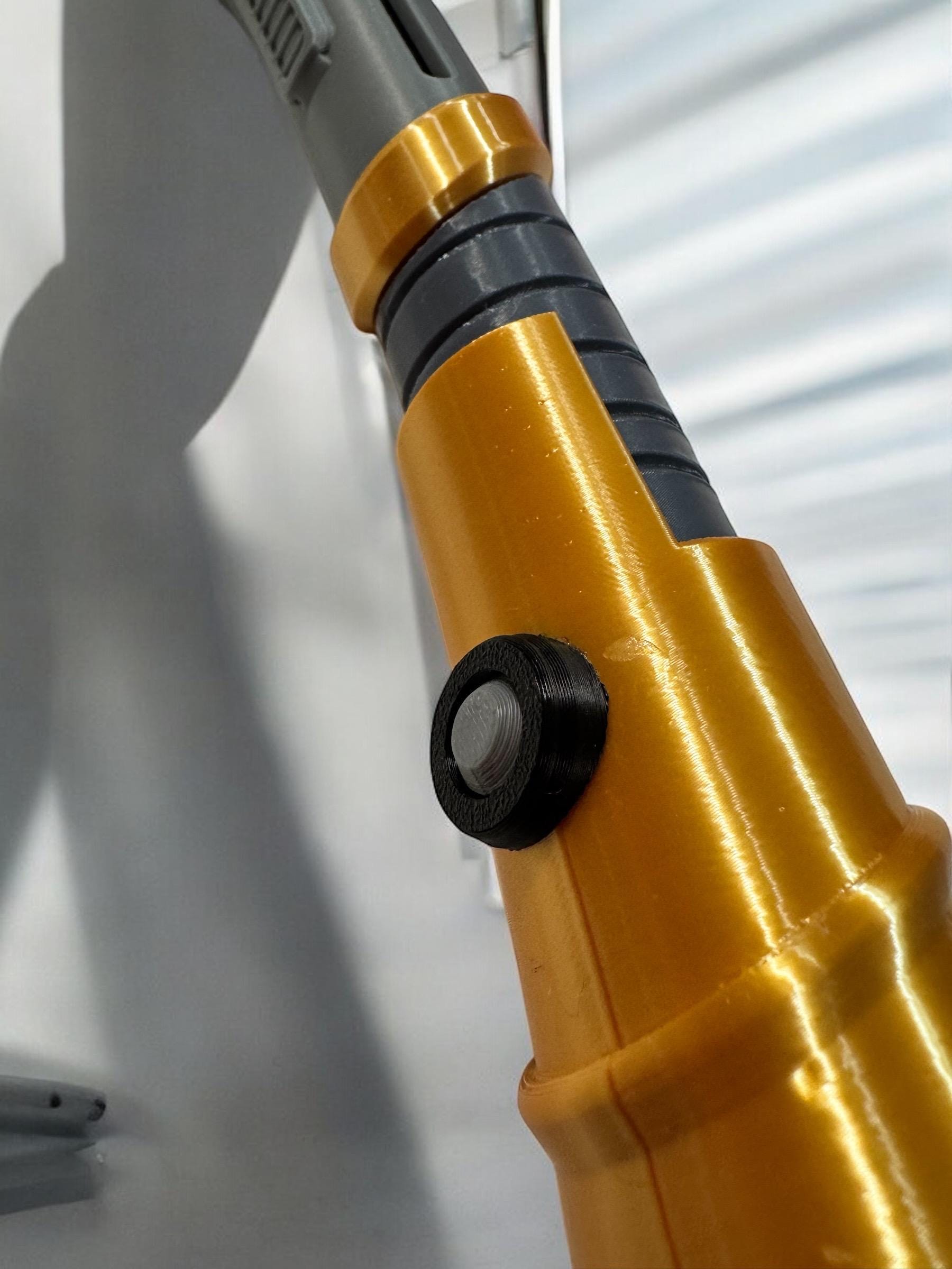 Kirak Infil'a's Lightsaber | No Paint Required | 3D Printed | Dark Forces | Clone Wars | Lightsaber Display Mount on Desk or Wall