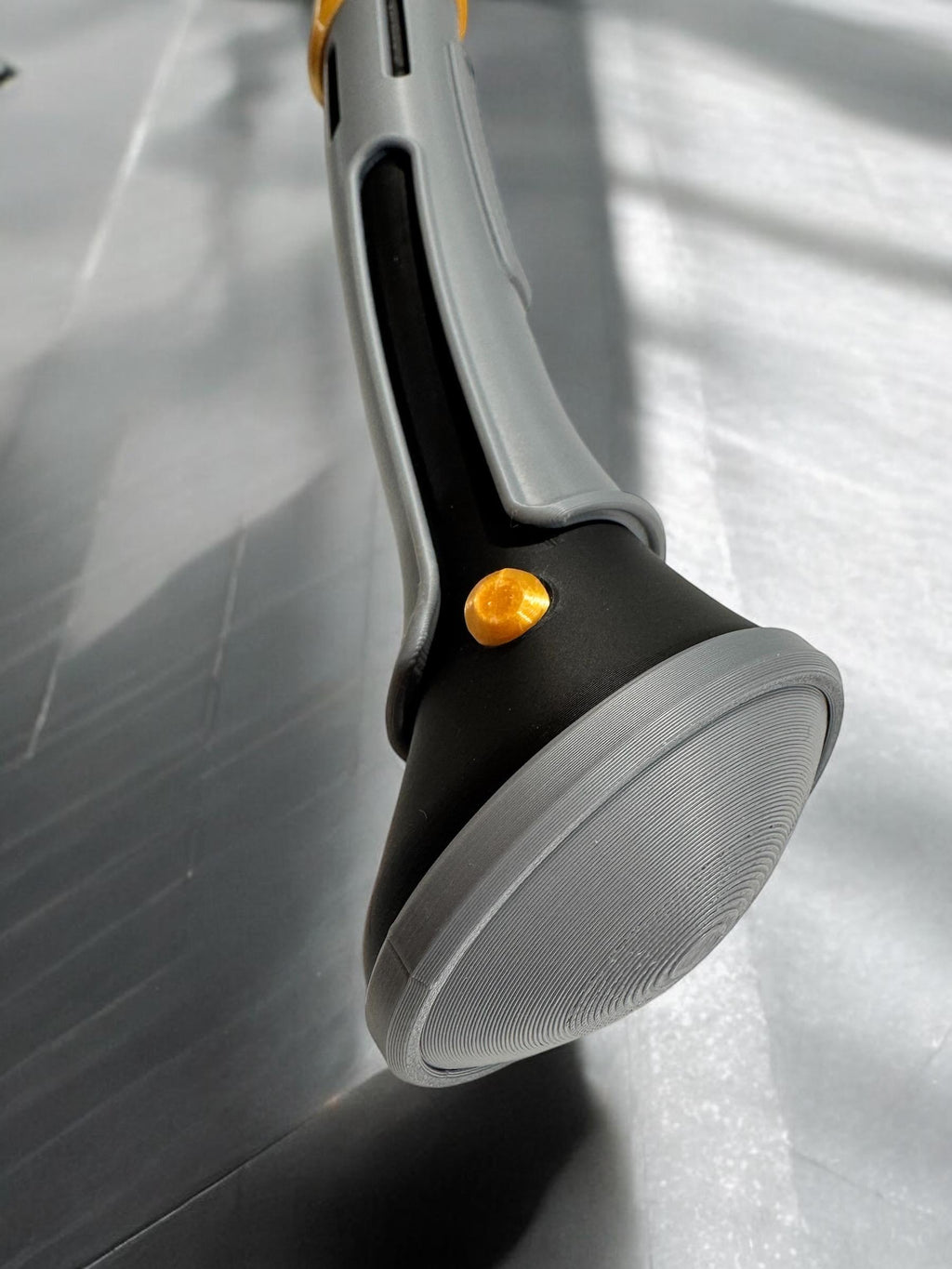 Kirak Infil'a's Lightsaber | No Paint Required | 3D Printed | Dark Forces | Clone Wars | Lightsaber Display Mount on Desk or Wall