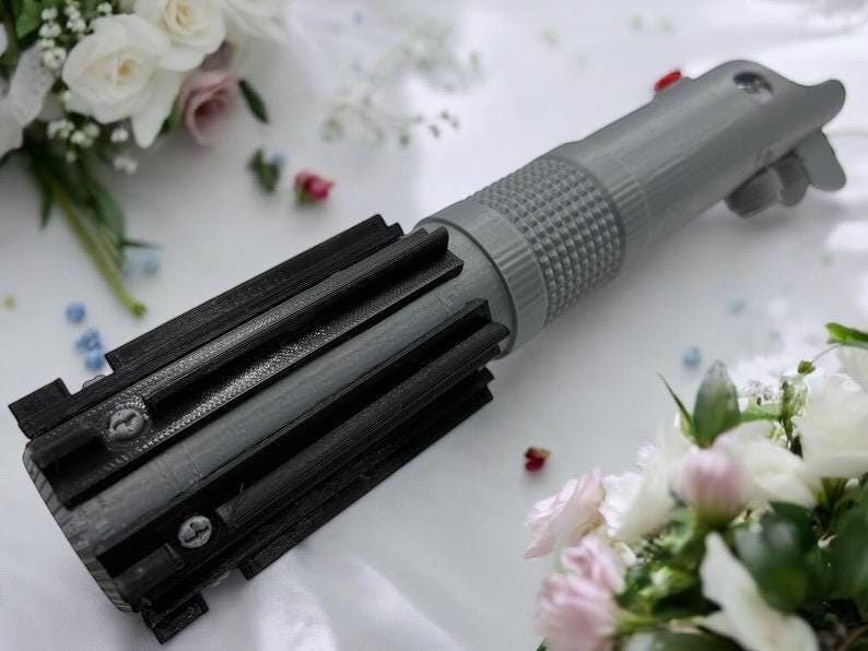 Lightsaber Bouquet Holder | Skywalker Lightsaber | No Paint Required | 3D Printed