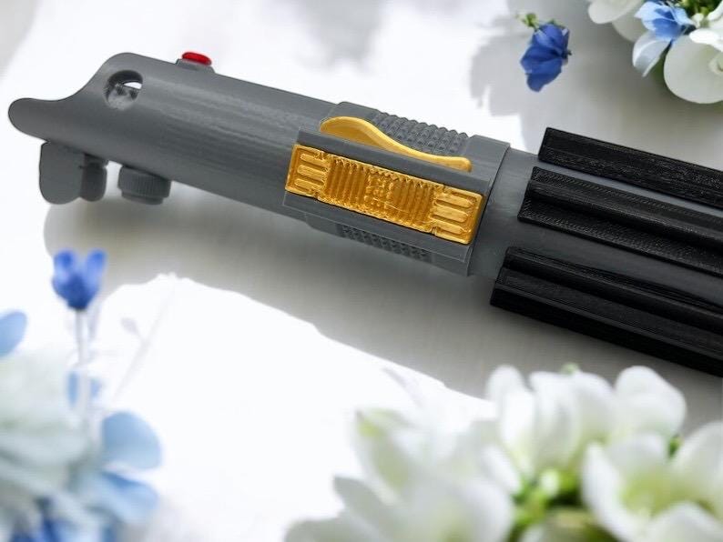 Lightsaber Bouquet Holder | Skywalker Lightsaber | No Paint Required | 3D Printed