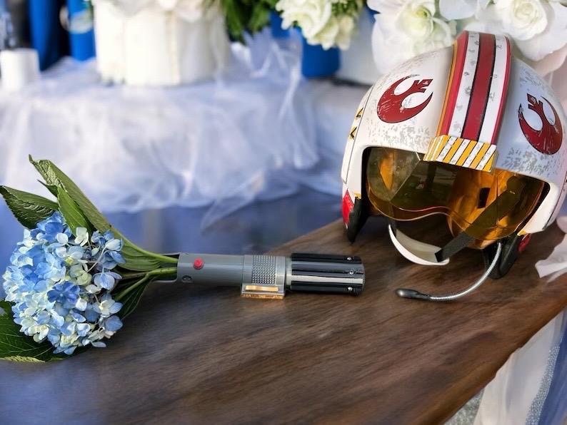 Lightsaber Bouquet Holder | Skywalker Lightsaber | No Paint Required | 3D Printed