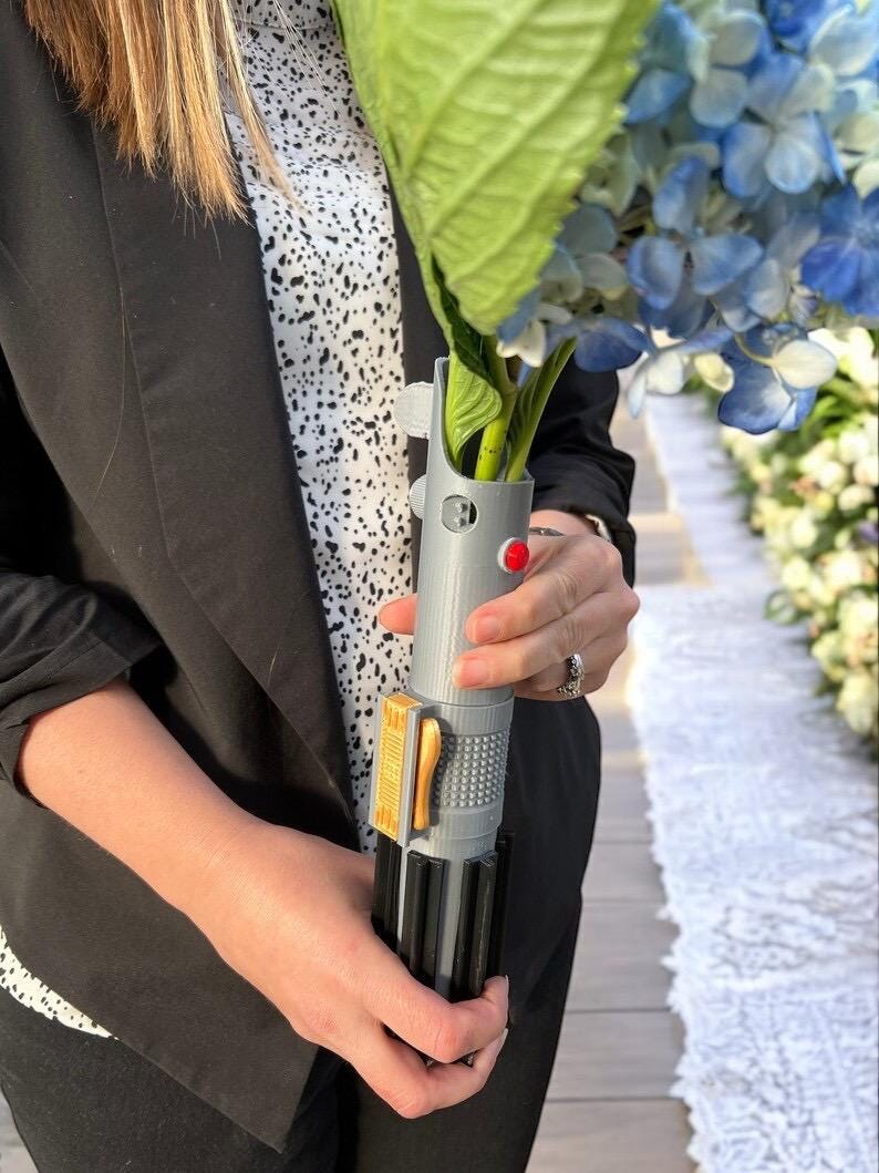 Lightsaber Bouquet Holder | Skywalker Lightsaber | No Paint Required | 3D Printed