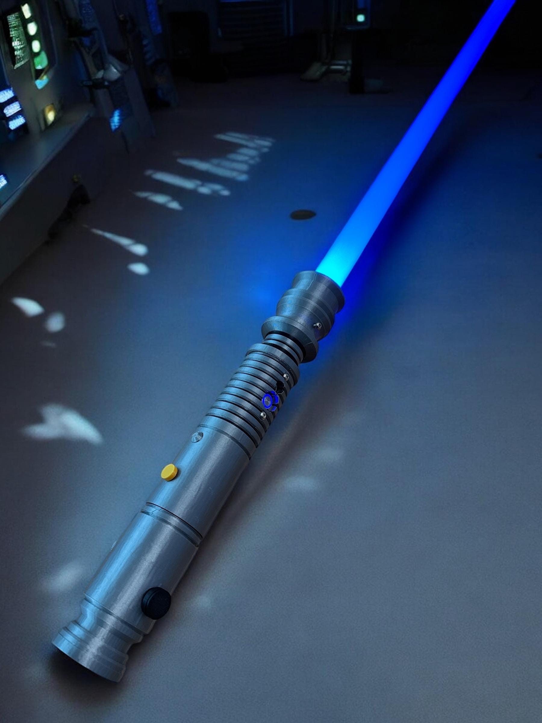 Ki-Adi Mundi Lightsaber: 3D Printed with Lights and Sound