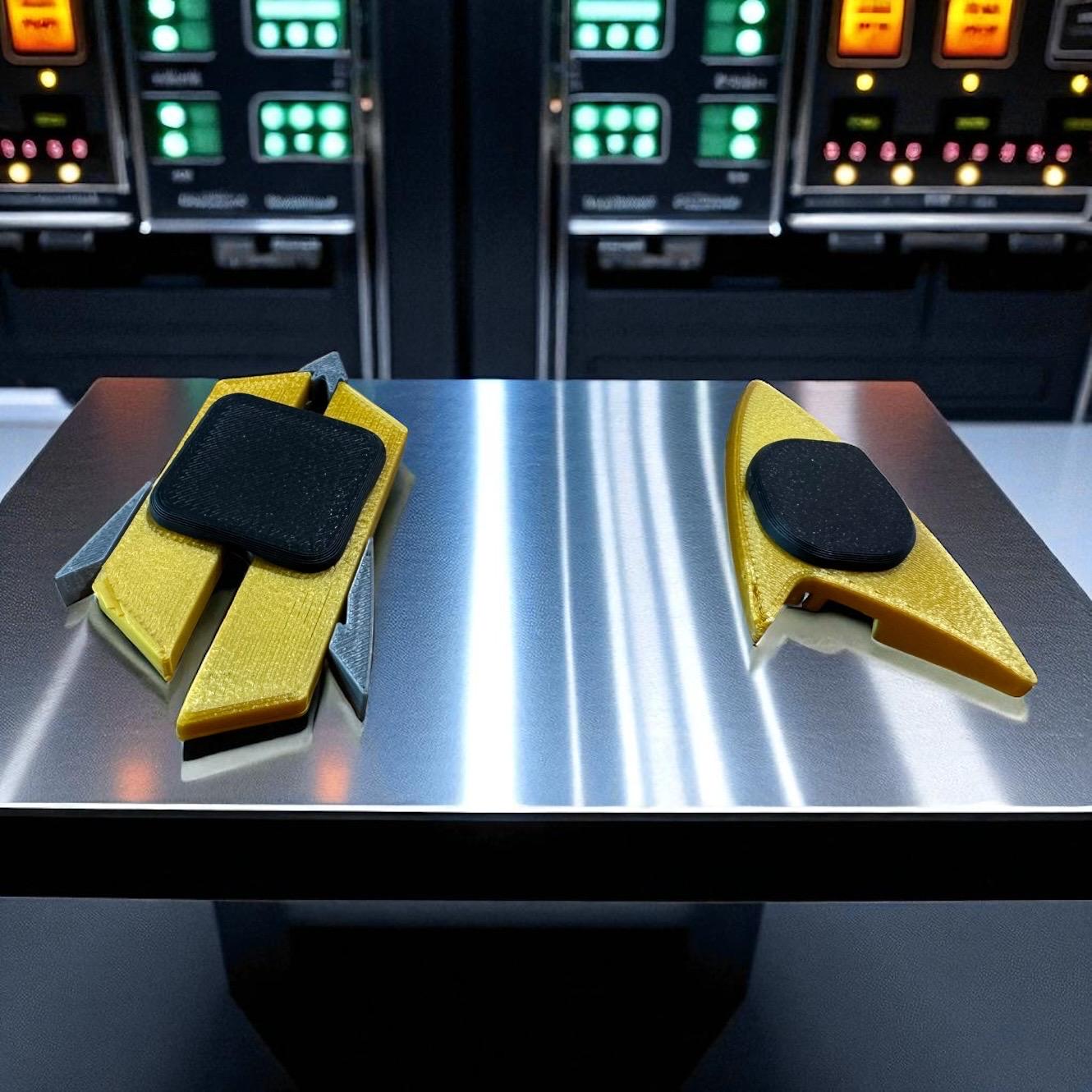 Combadge | Prodigy | 3D Printed | TV Movie Memorabilia Replica Props | Cosplay Props | Costume