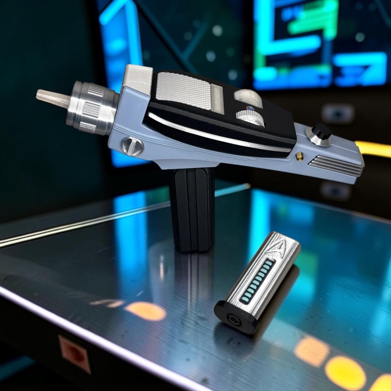 Classic TOS Phaser – 3D Printed Display Prop with Removable P1 Phaser